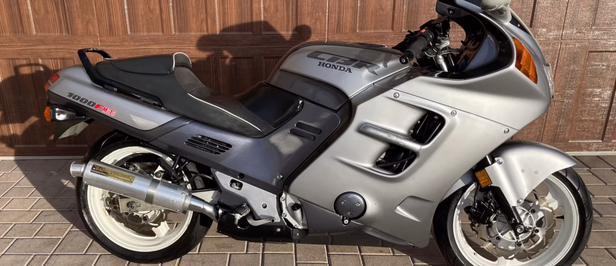 Honda CBR1000 – 1990 thông số kỹ thuật và hình ảnh, Honda CBR1000 – 1990 specifications and photos