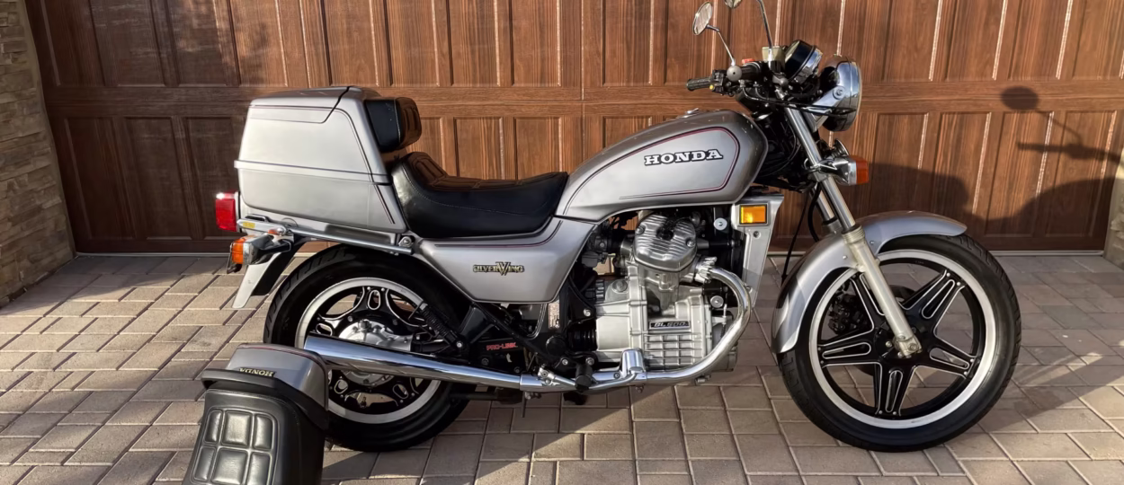 Honda GL500 Silverwing – 1982 thông số kỹ thuật và hình ảnh, Honda GL500 Silverwing – 1982 specifications and photos