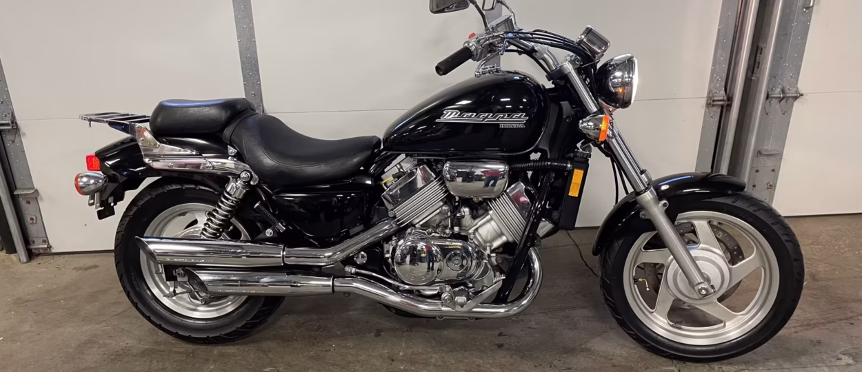 Honda Magna 750 – 1996 thông số kỹ thuật và hình ảnh, Honda Magna VF750C – 1996 specifications and photos