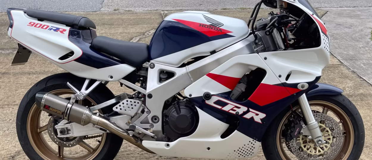 Honda CBR900RR Fireblade -1994 thông số kỹ thuật và hình ảnh, Honda CBR900RR Fireblade - 1994 specifications and photos